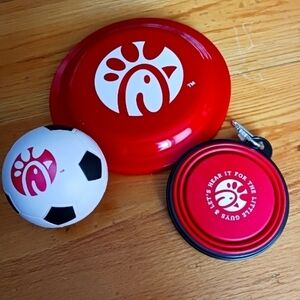 Chickfila Let's Hear It For The Little Guys Pet Set